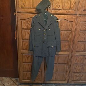 Vintage 1960s U.S. Army Vietnam Era Uniform Set- Jacket, Pants & Cap- Authentic
